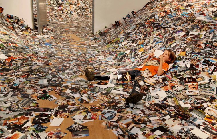 Erik Kessels_24hrs of photos_erik kessels.jpg